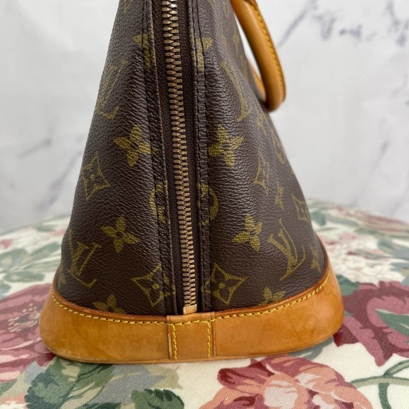 Louis Vuitton | Vintage Monogram Alma PM - Picture 5 of 15